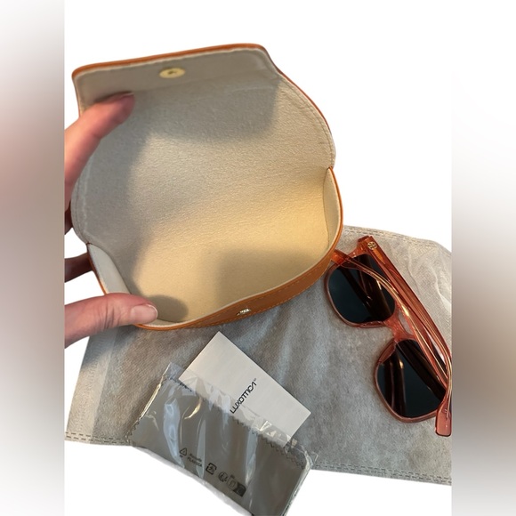 Brand New Tory Burch Woman’s Sunglasses Transparent Orange Lovely!! - Picture 6 of 7